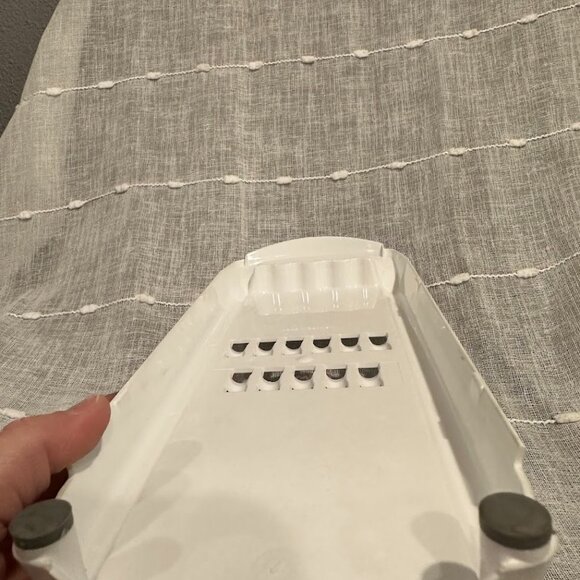 TupperWare FridgeSmart Medium Deep w grater/slicer add-on, Fresh Fridge Storage - Picture 10 of 11